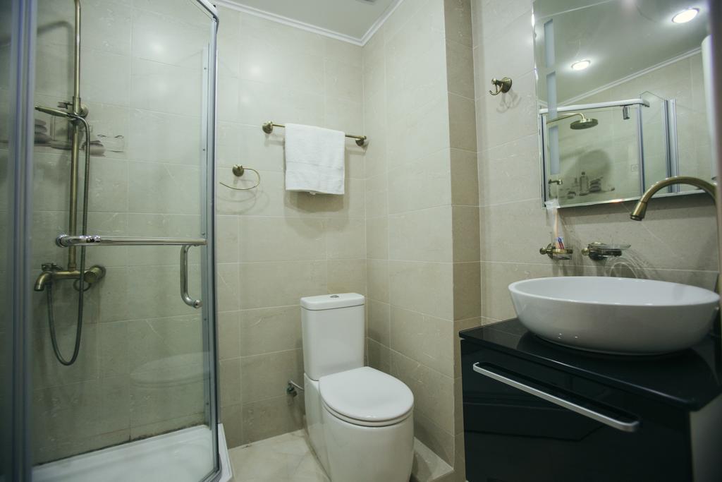 Aparthotel Selfie Batumi Exterior photo