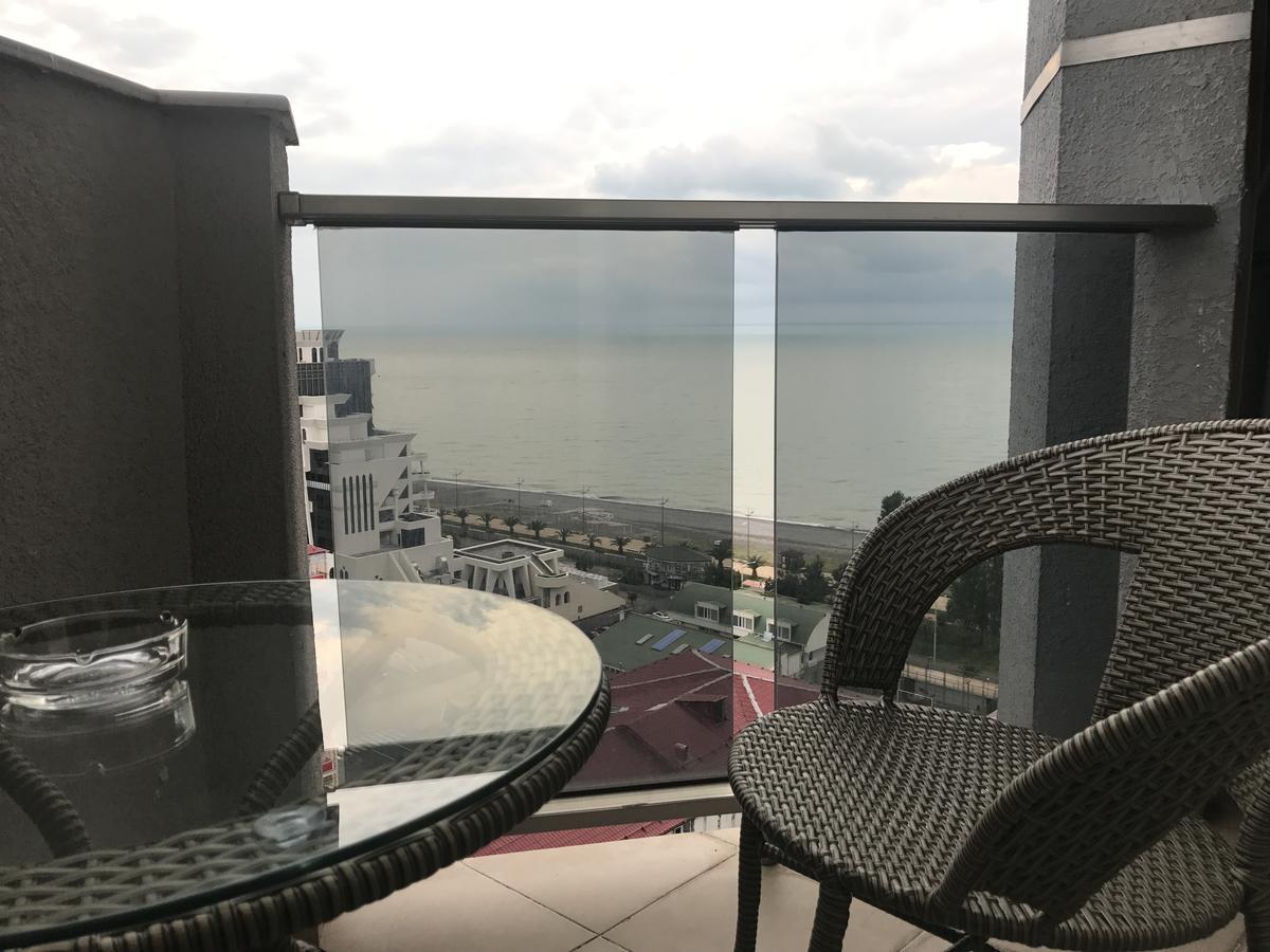Aparthotel Selfie Batumi Exterior photo