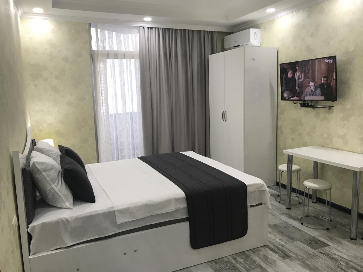 Aparthotel Selfie Batumi Exterior photo