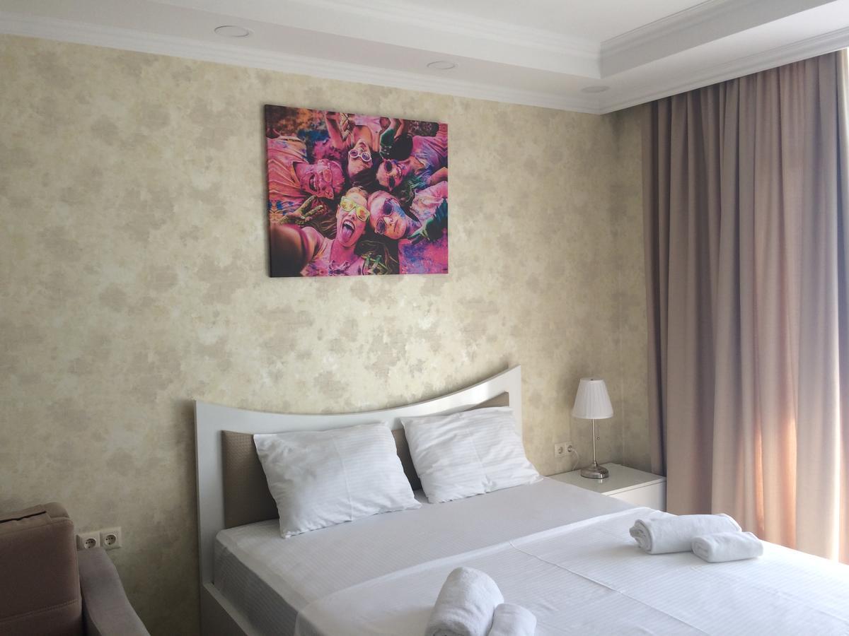 Aparthotel Selfie Batumi Exterior photo